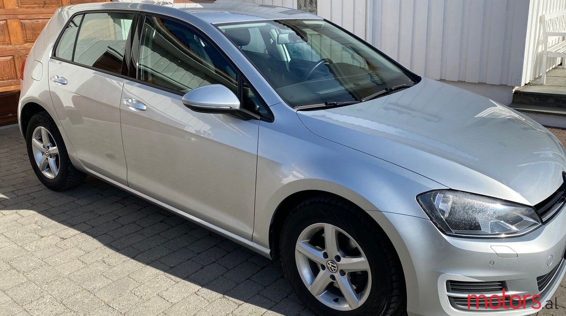 2014' Volkswagen Golf 1.2 TSI Trendline photo #2