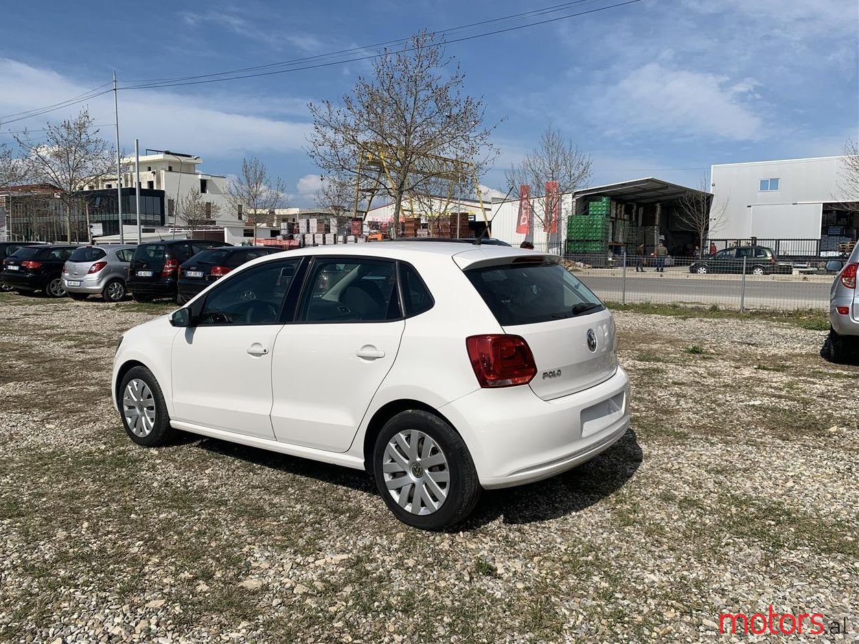 2011' Volkswagen Polo photo #1