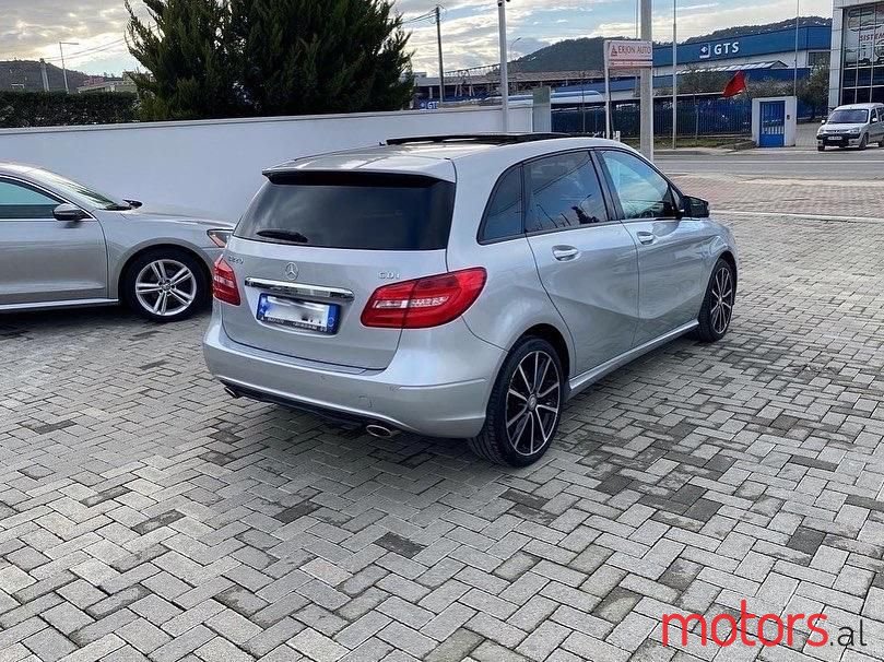 2013' Mercedes-Benz B 220 photo #3