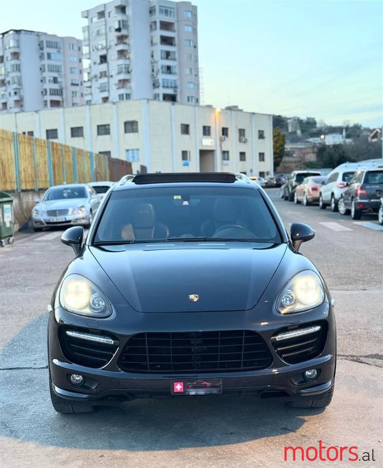 2013' Porsche Cayenne photo #3