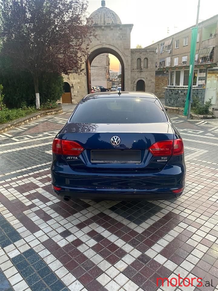 2012' Volkswagen Jetta photo #2