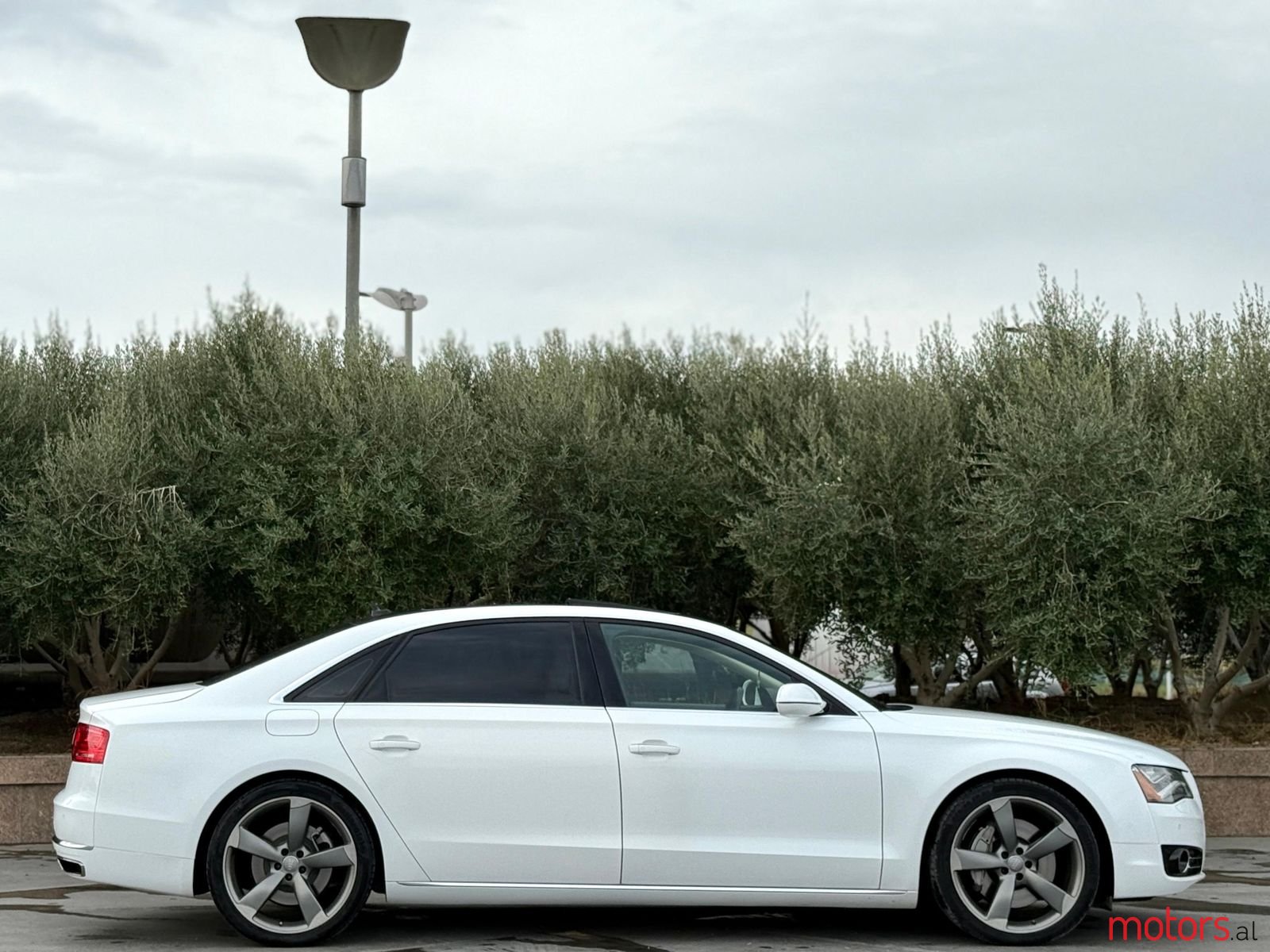 2013' Audi A8 photo #5