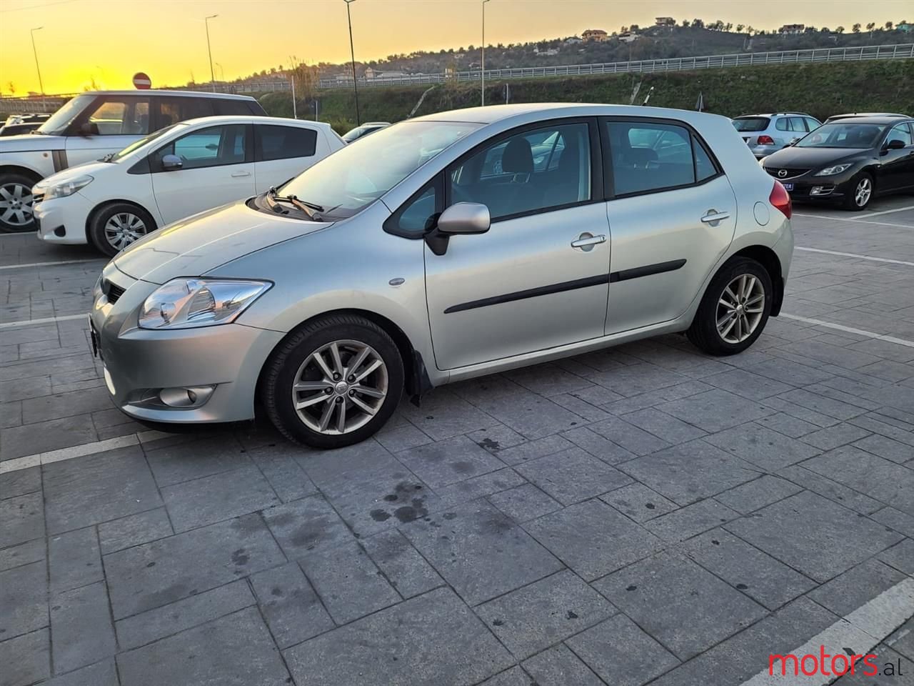 2008' Toyota Auris photo #4