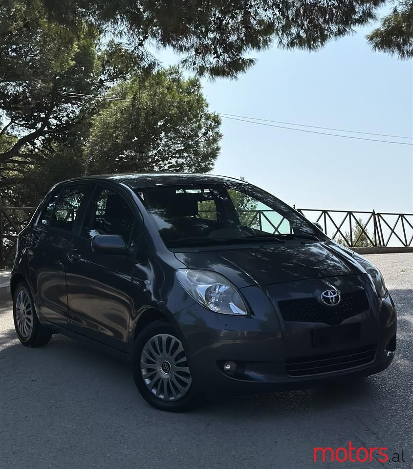 2009' Toyota Yaris photo #6