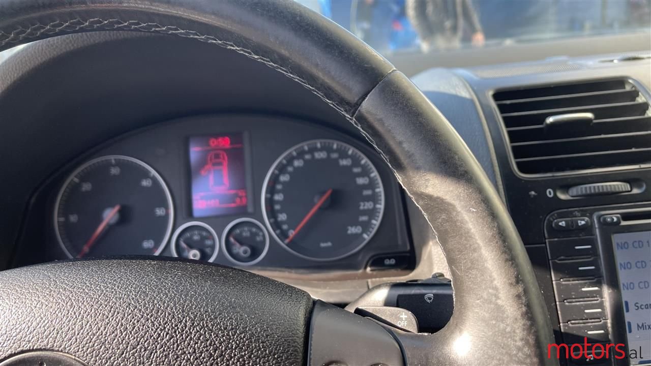 2007' Volkswagen Golf photo #6