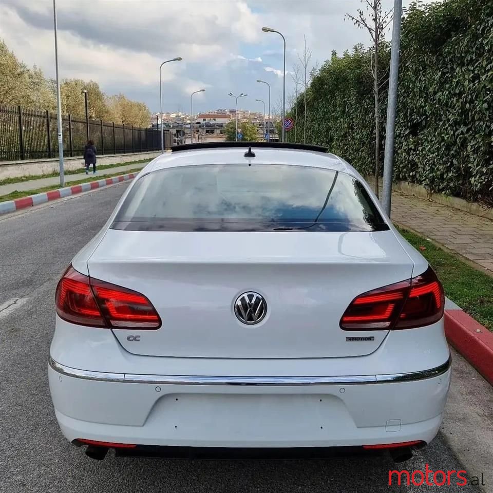 2015' Volkswagen Passat photo #3