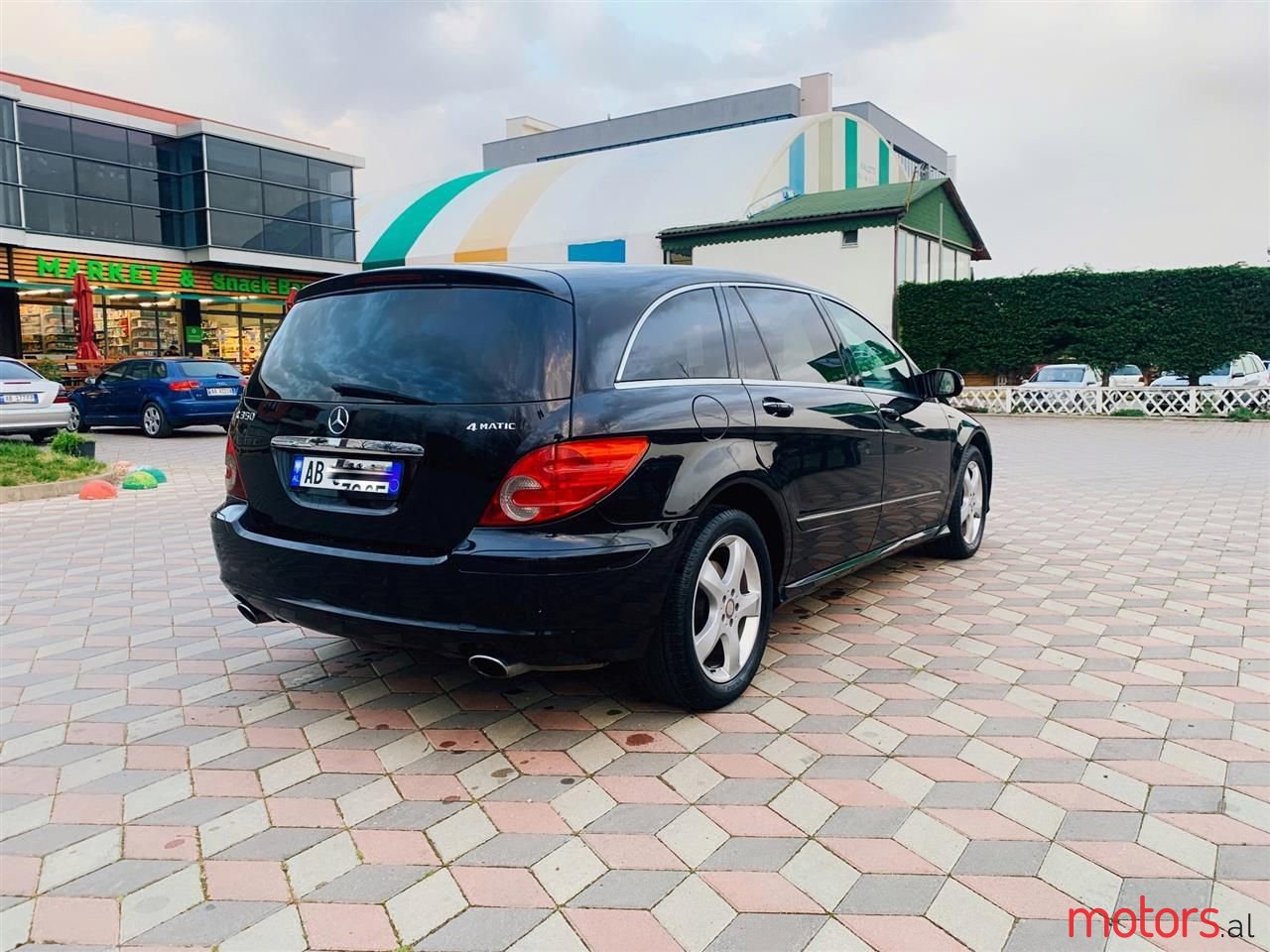 2008' Mercedes-Benz R 350 photo #2