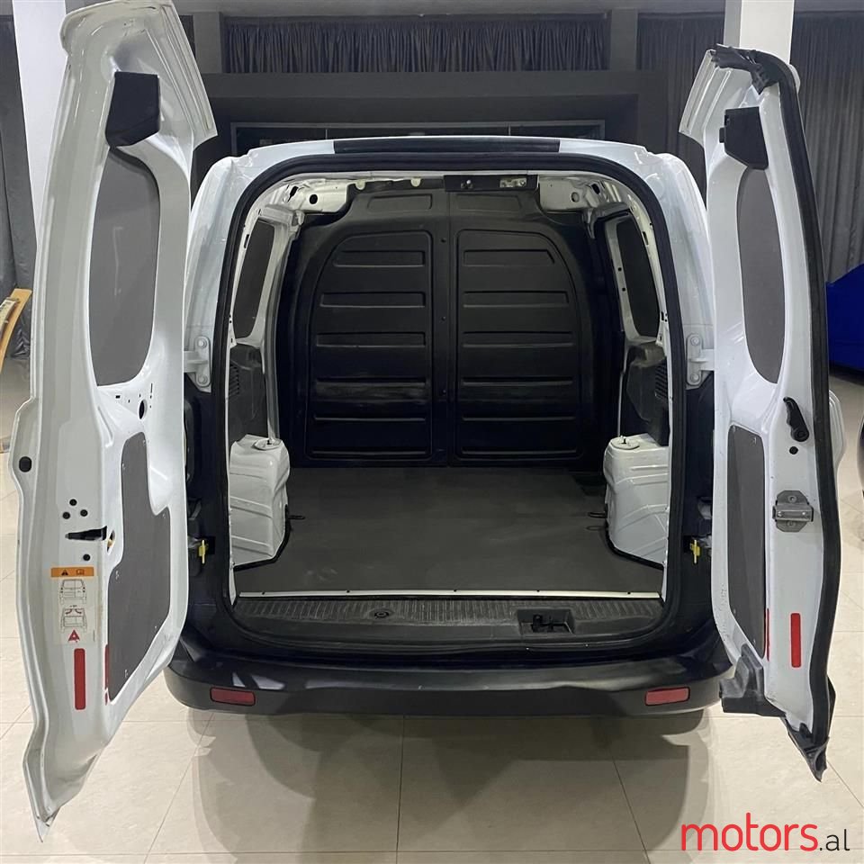 2016' Ford Courier photo #2