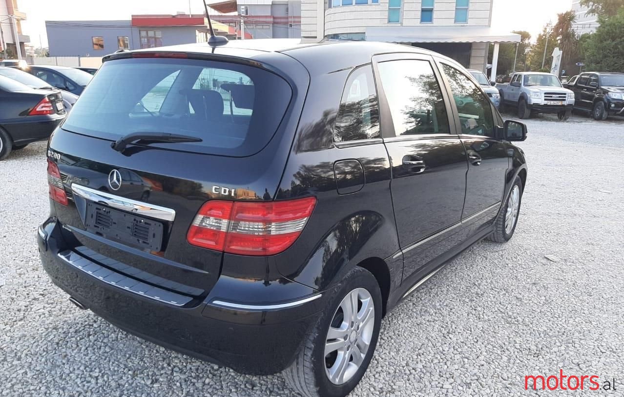 2010' Mercedes-Benz B 200 photo #3