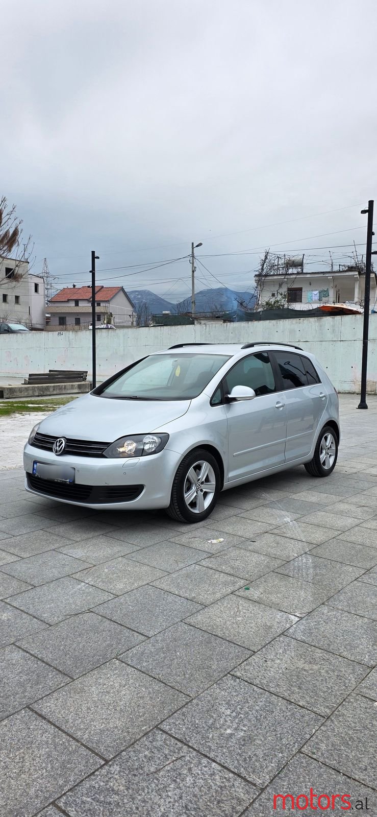 2009' Volkswagen Golf Plus photo #2