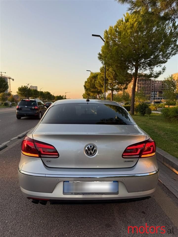 2012' Volkswagen Passat photo #4