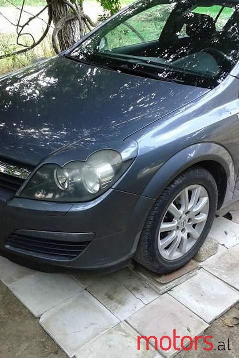 2004' Opel Astra photo #2