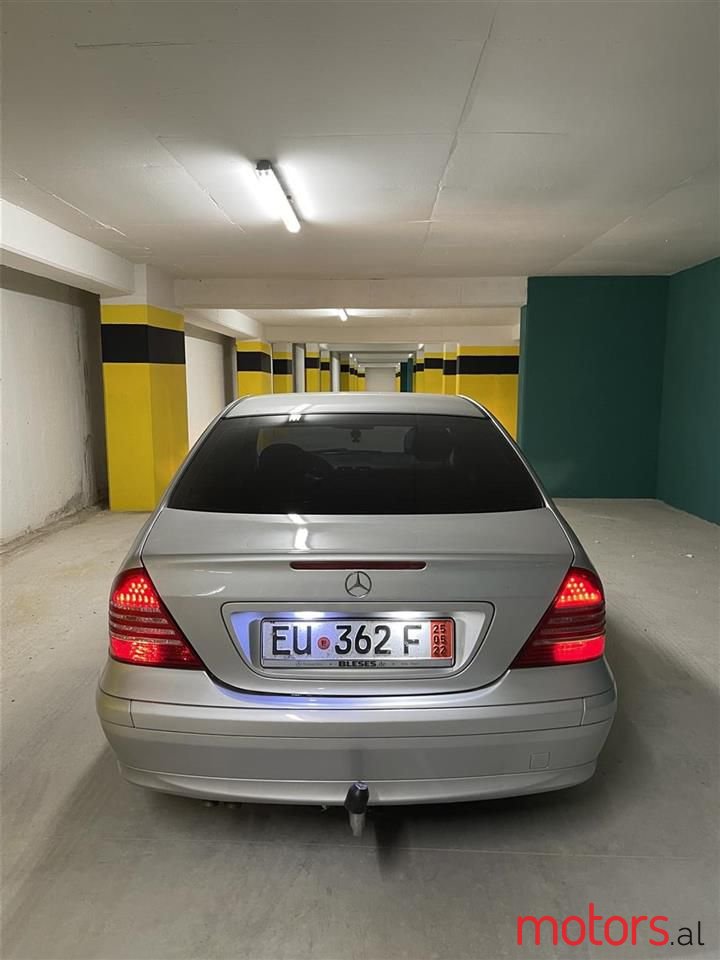 2005' Mercedes-Benz C 220 photo #3