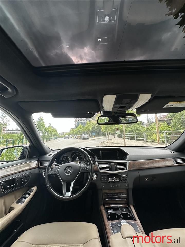 2012' Mercedes-Benz E 350 photo #4