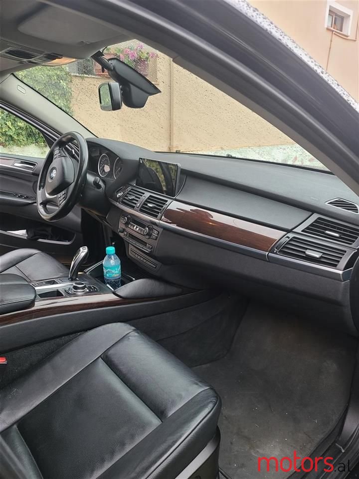 2011' BMW X6 M photo #6