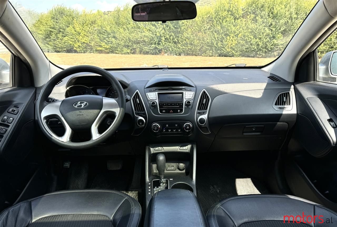 2011' Hyundai Tucson photo #2