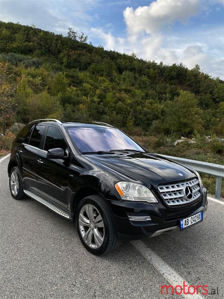 2011' Mercedes-Benz ML 350 photo #1