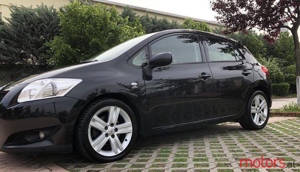 2008' Toyota Auris photo #1