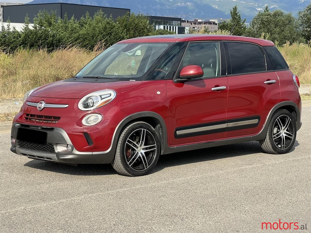 2014' Fiat 500L photo #1