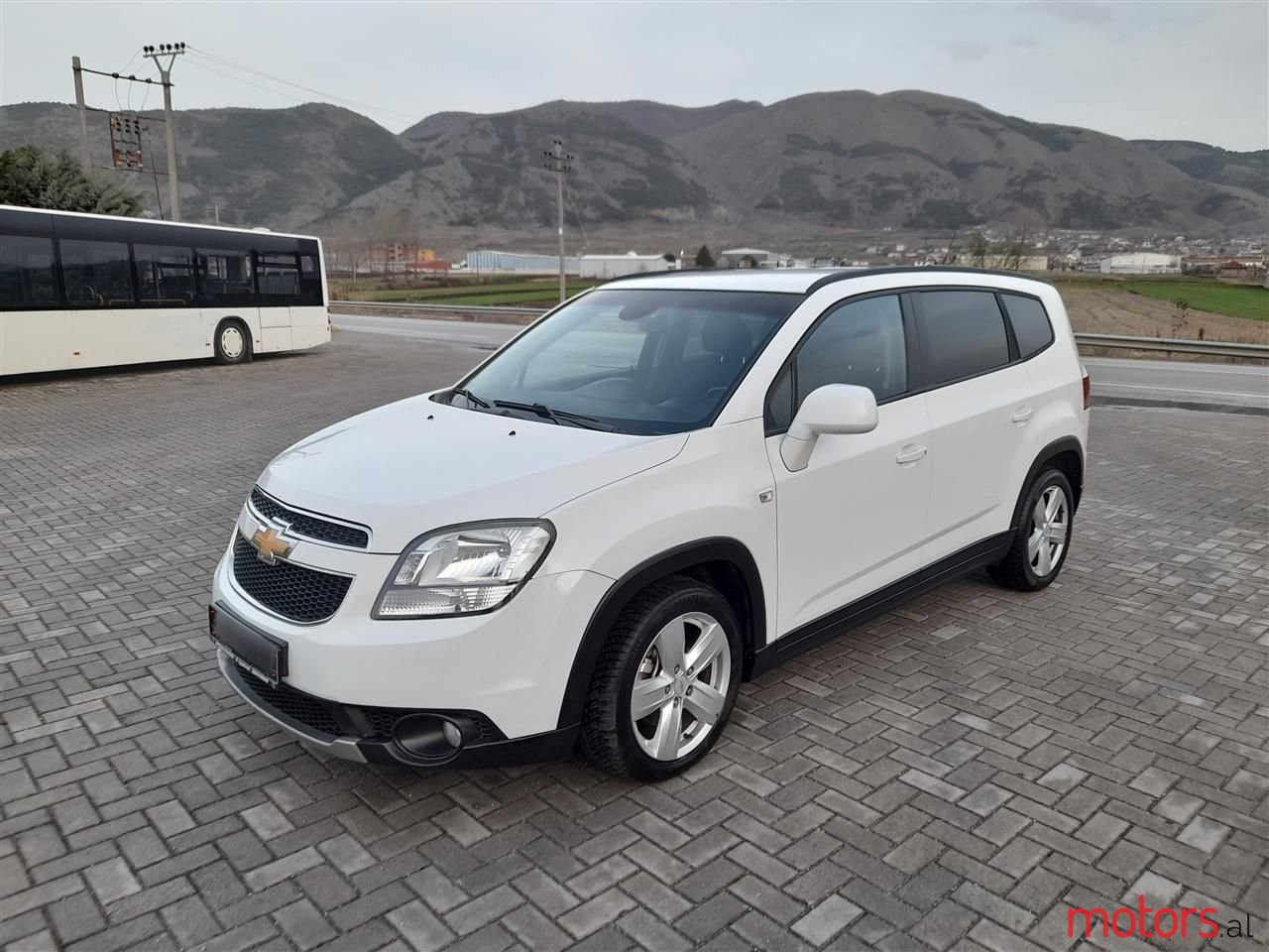 2013' Chevrolet Orlando photo #3