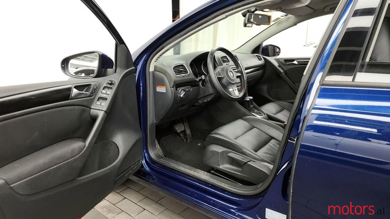 2010' Volkswagen Golf photo #5