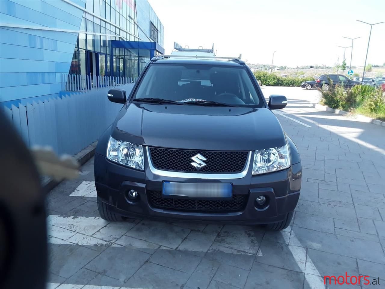 2010' Suzuki Grand Vitara photo #2