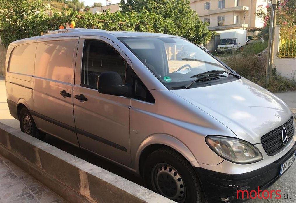 2005' Mercedes-Benz Viano photo #1