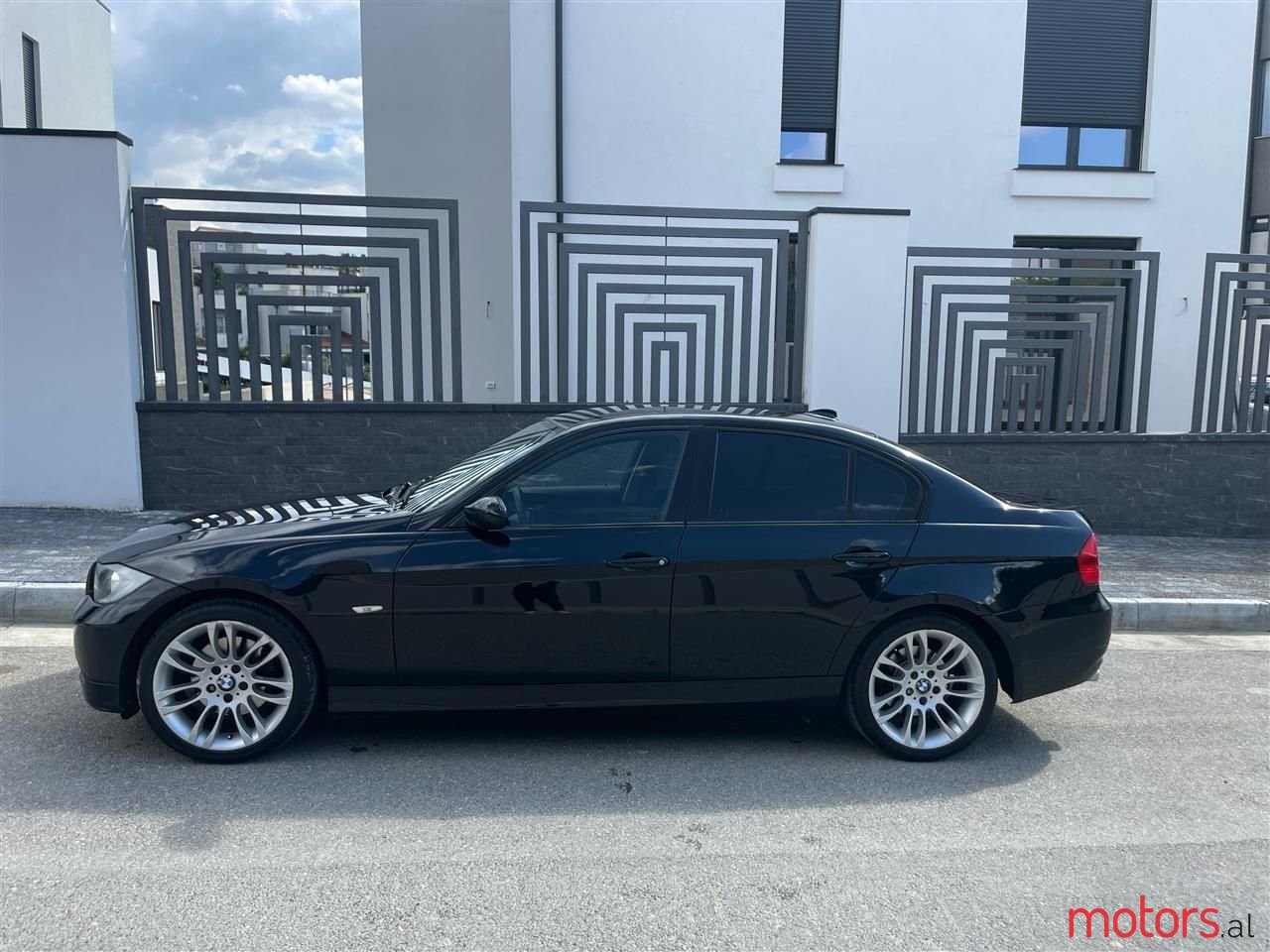 2009' BMW 320 photo #4