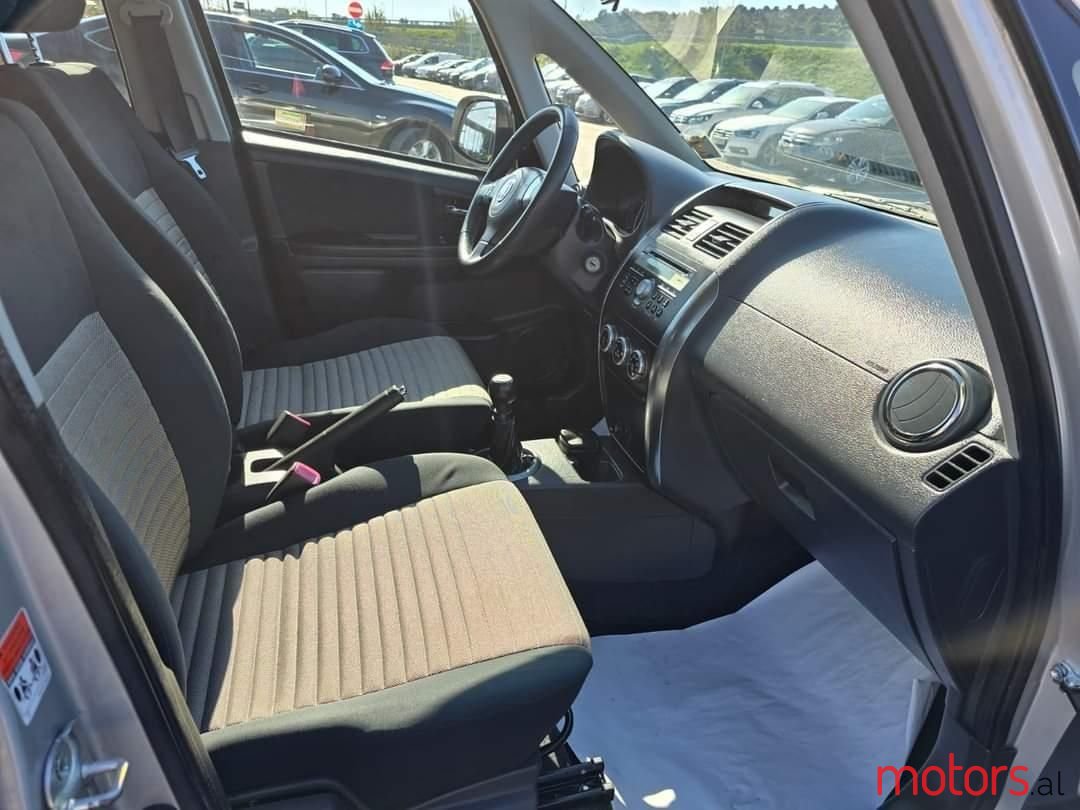 2009' Fiat Sedici photo #4