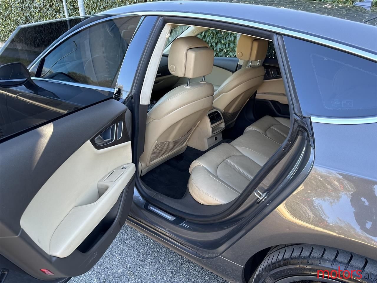 2012' Audi A7 photo #2