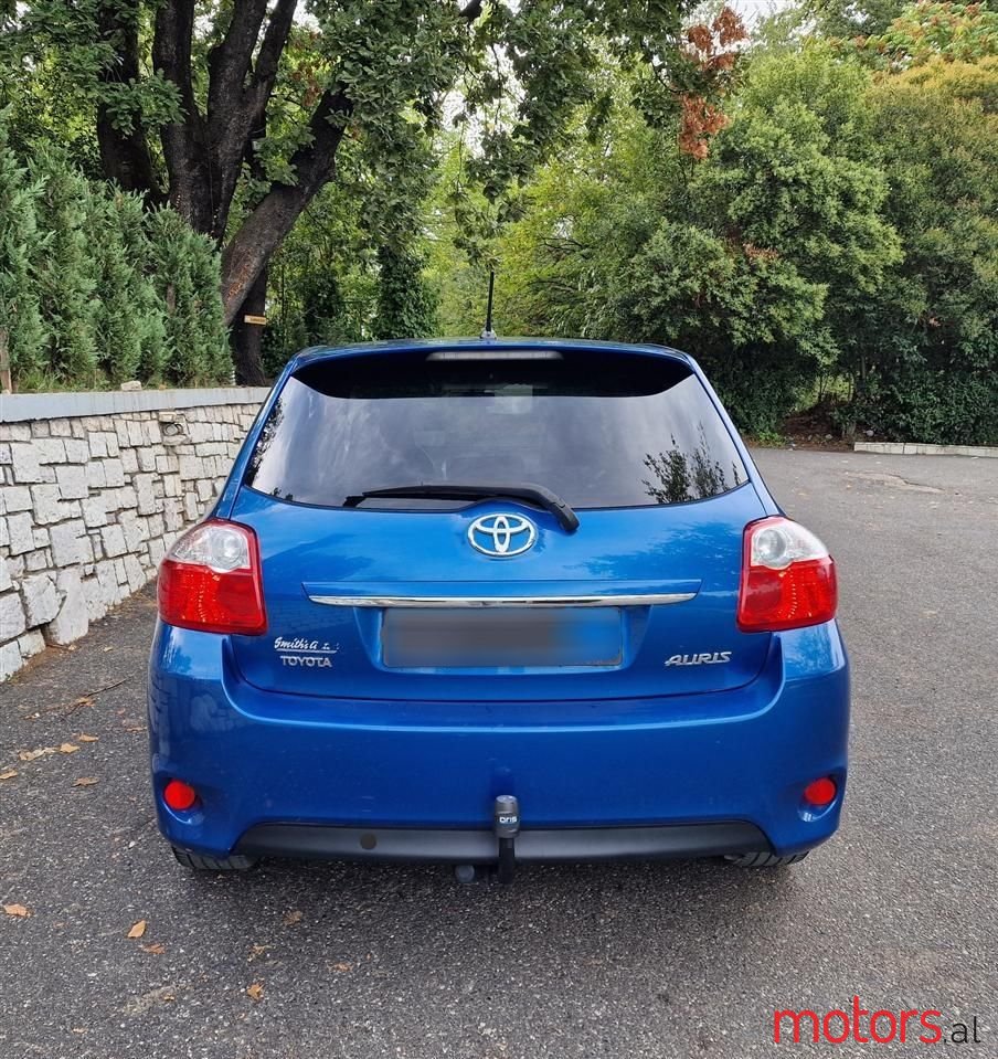 2010' Toyota Auris photo #6