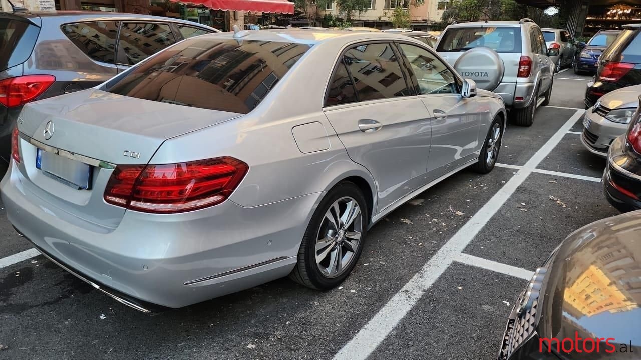 2014' Mercedes-Benz E 220 photo #2