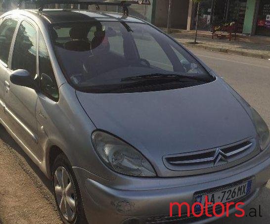 2002' Citroen Xsara Picasso photo #2