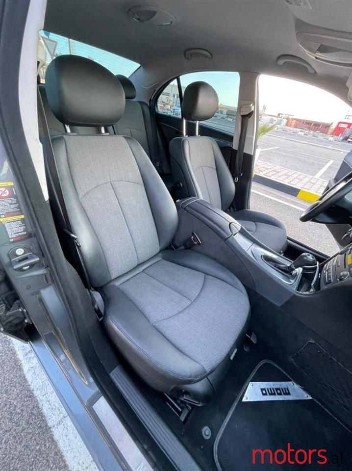 2009' Mercedes-Benz E 280 photo #4