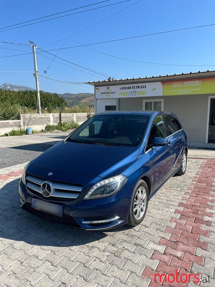 2012' Mercedes-Benz B 200 photo #2