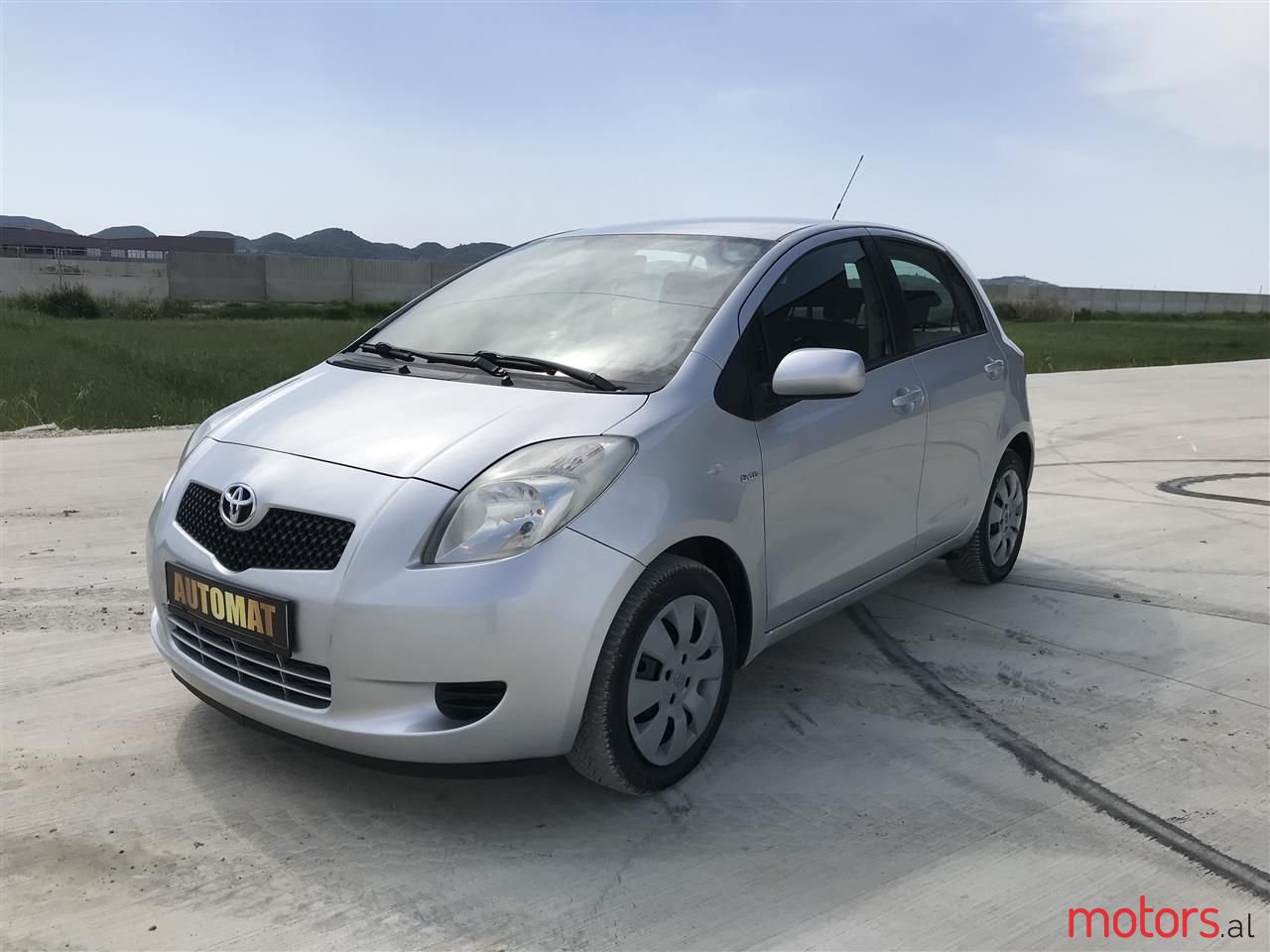 2007' Toyota Yaris photo #1