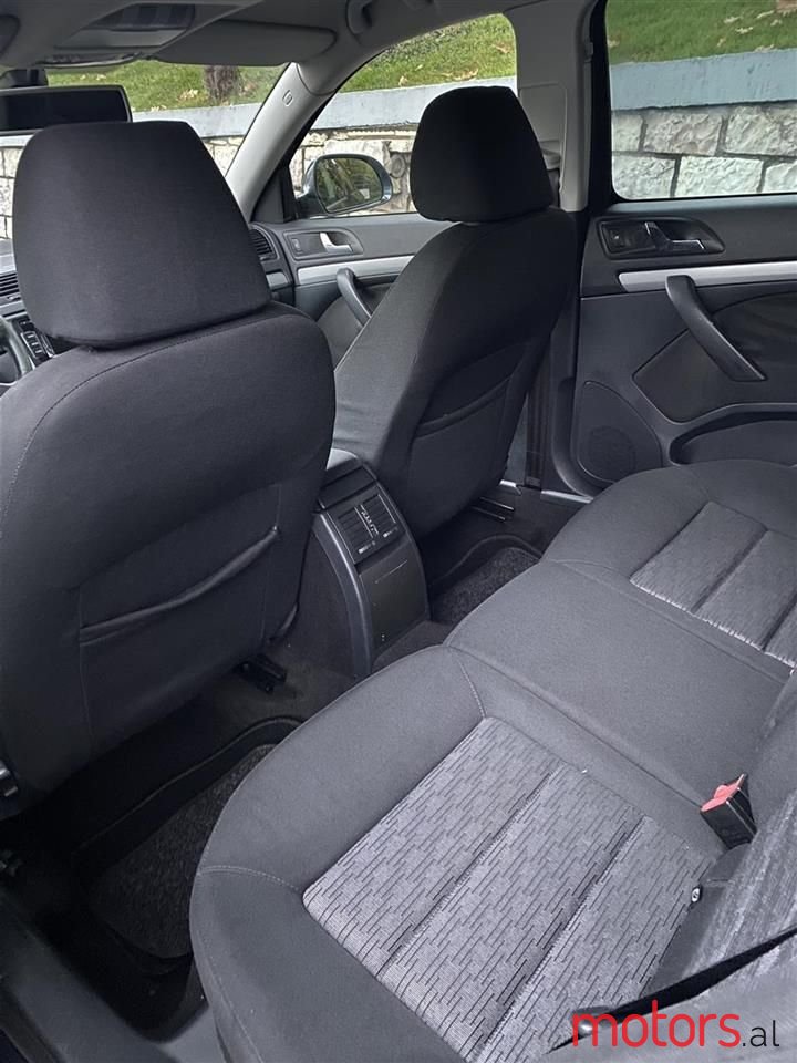 2012' Skoda Octavia photo #2