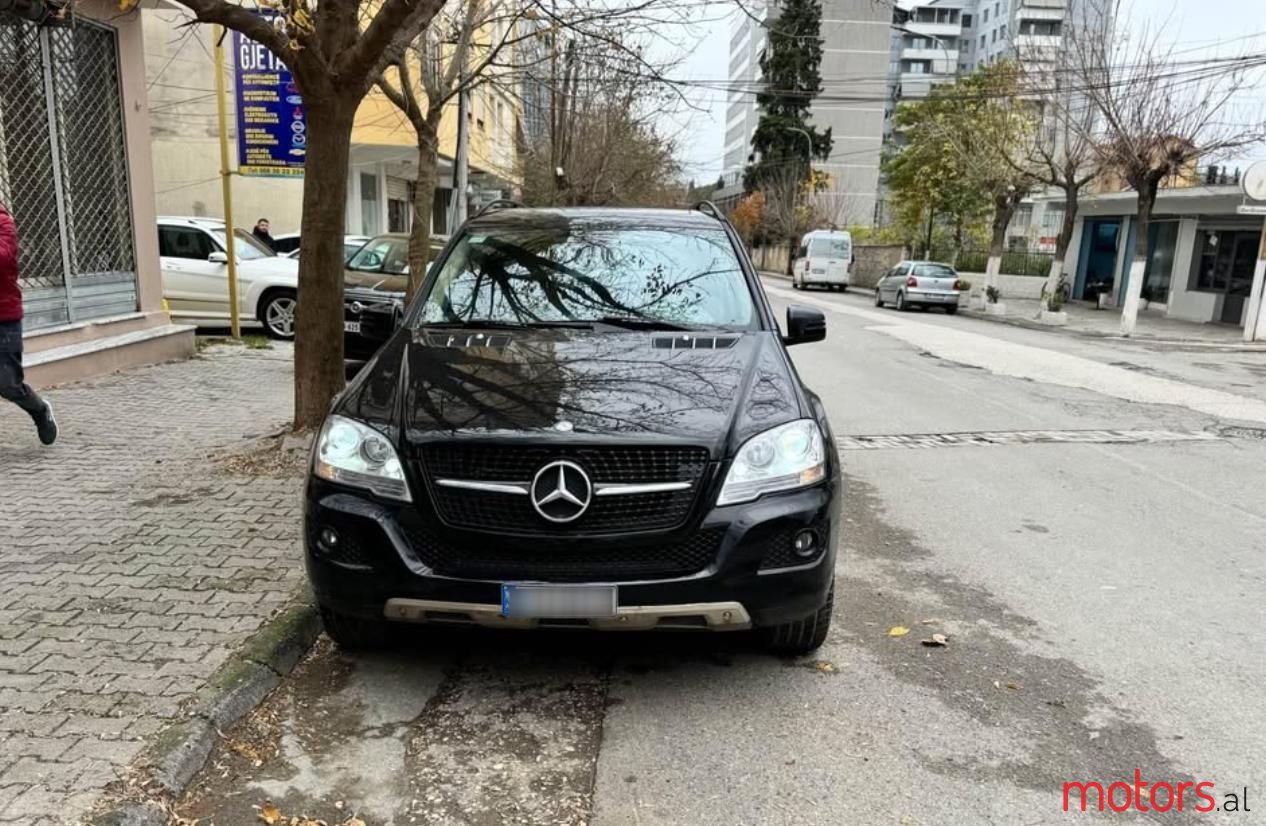 2009' Mercedes-Benz ML 320 photo #5