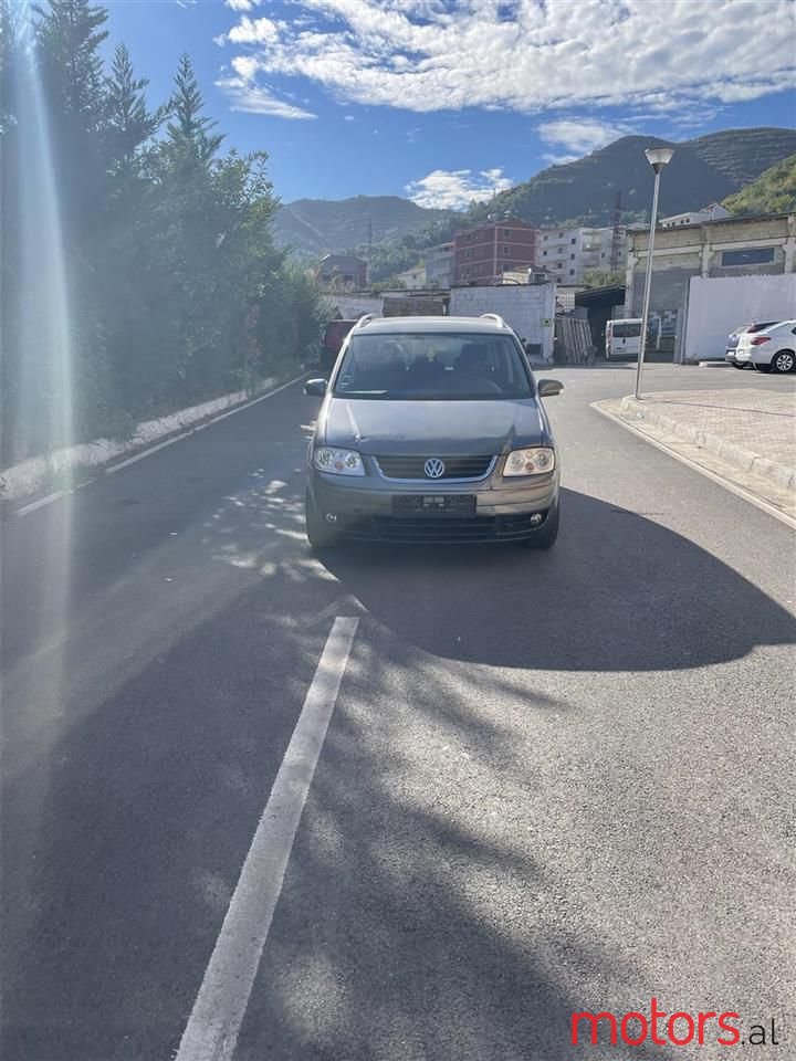 2006' Volkswagen Touran photo #4