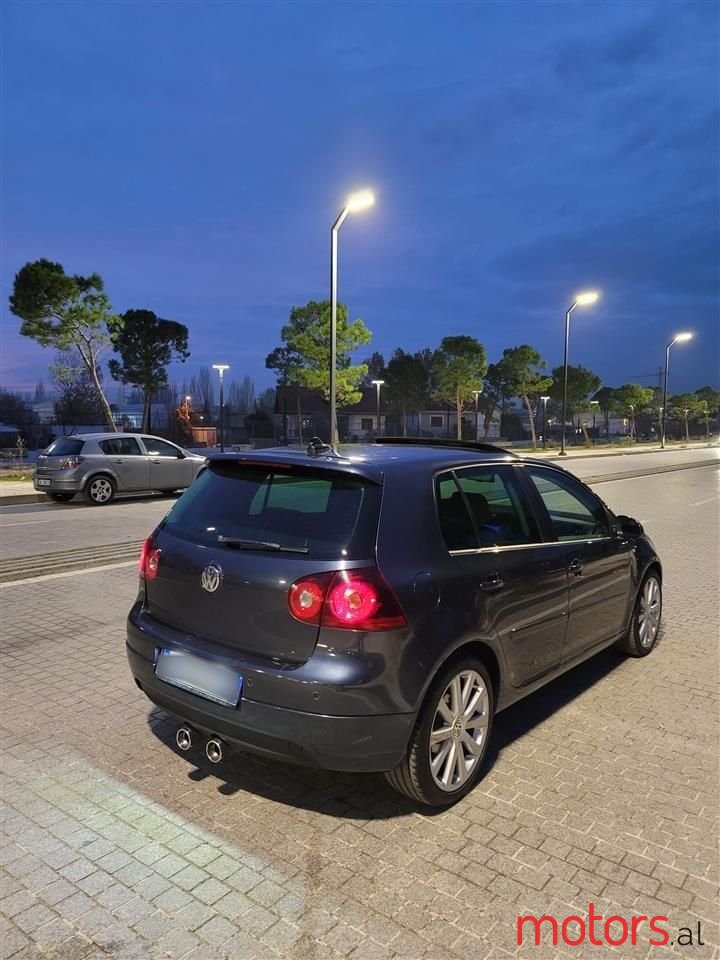 2008' Volkswagen Golf photo #5