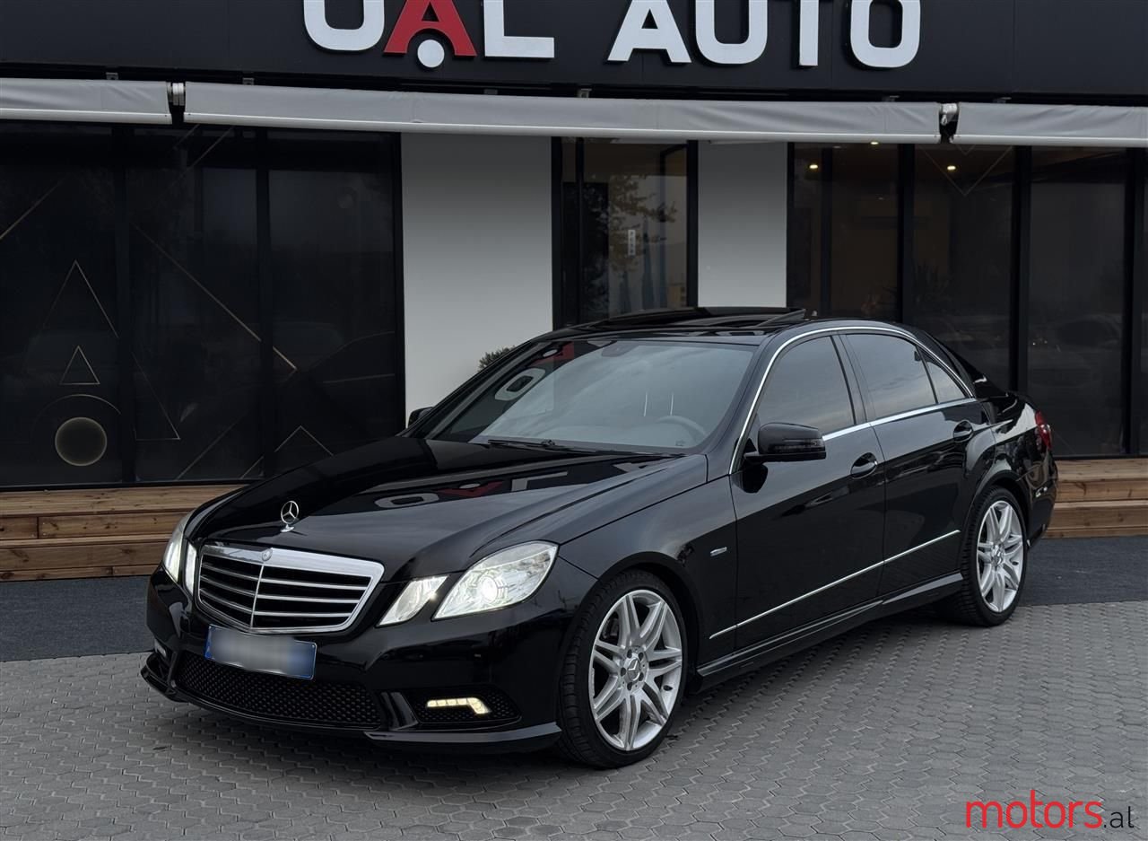 2011' Mercedes-Benz E 350 photo #2
