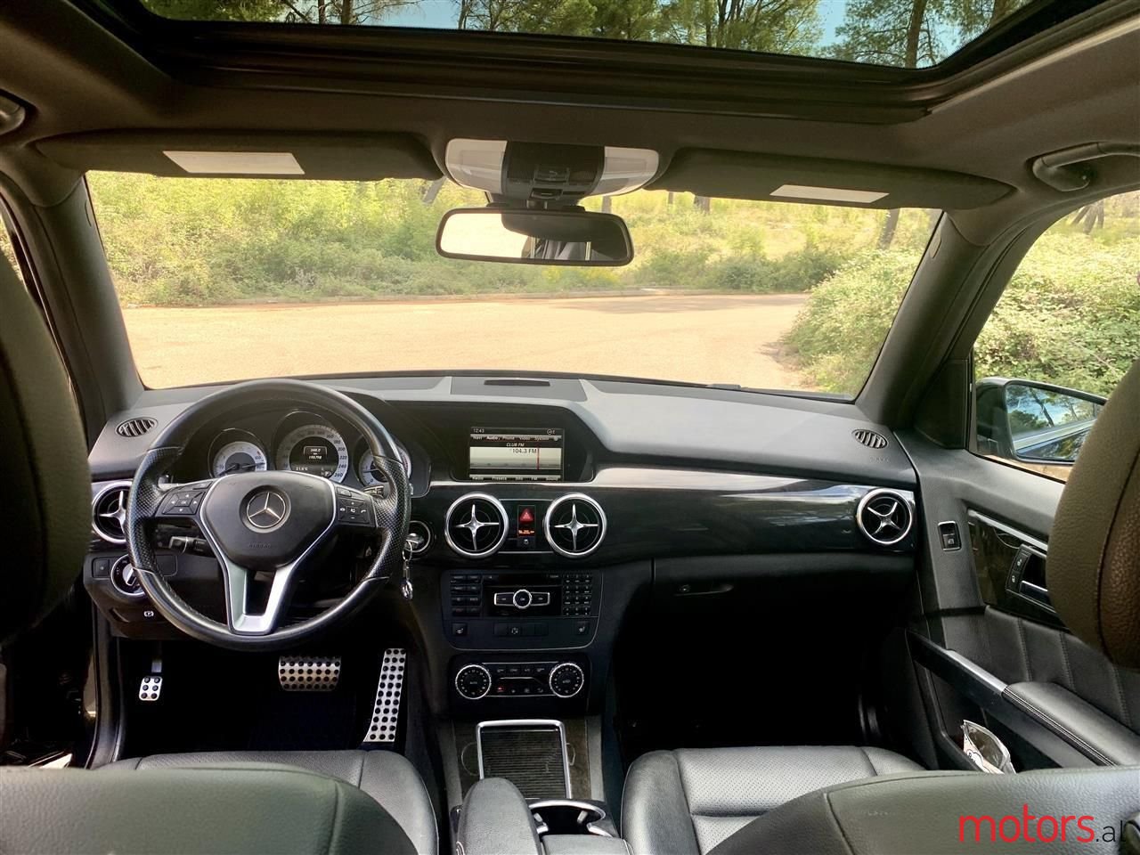 2015' Mercedes-Benz GLK 250 photo #5