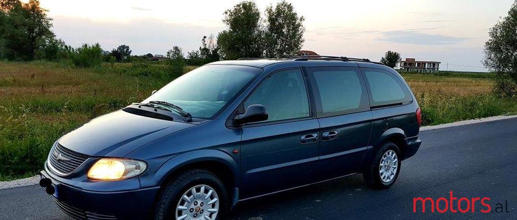 2003' Chrysler Grand Voyager photo #1