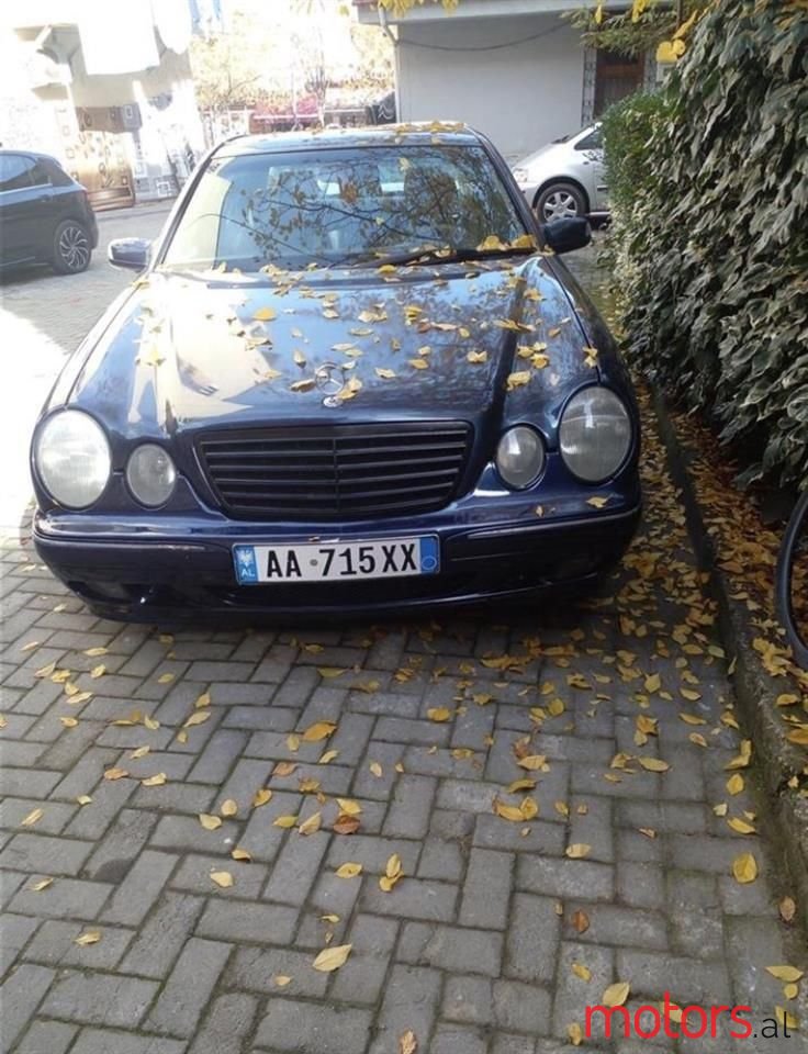 2001' Mercedes-Benz 270 photo #1