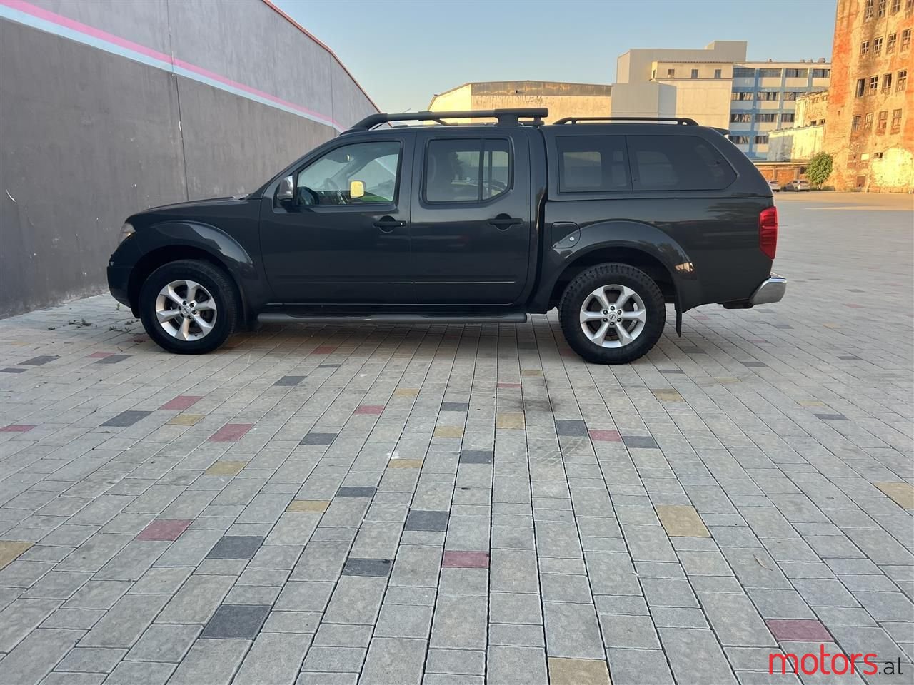 2010' Nissan Navara photo #2