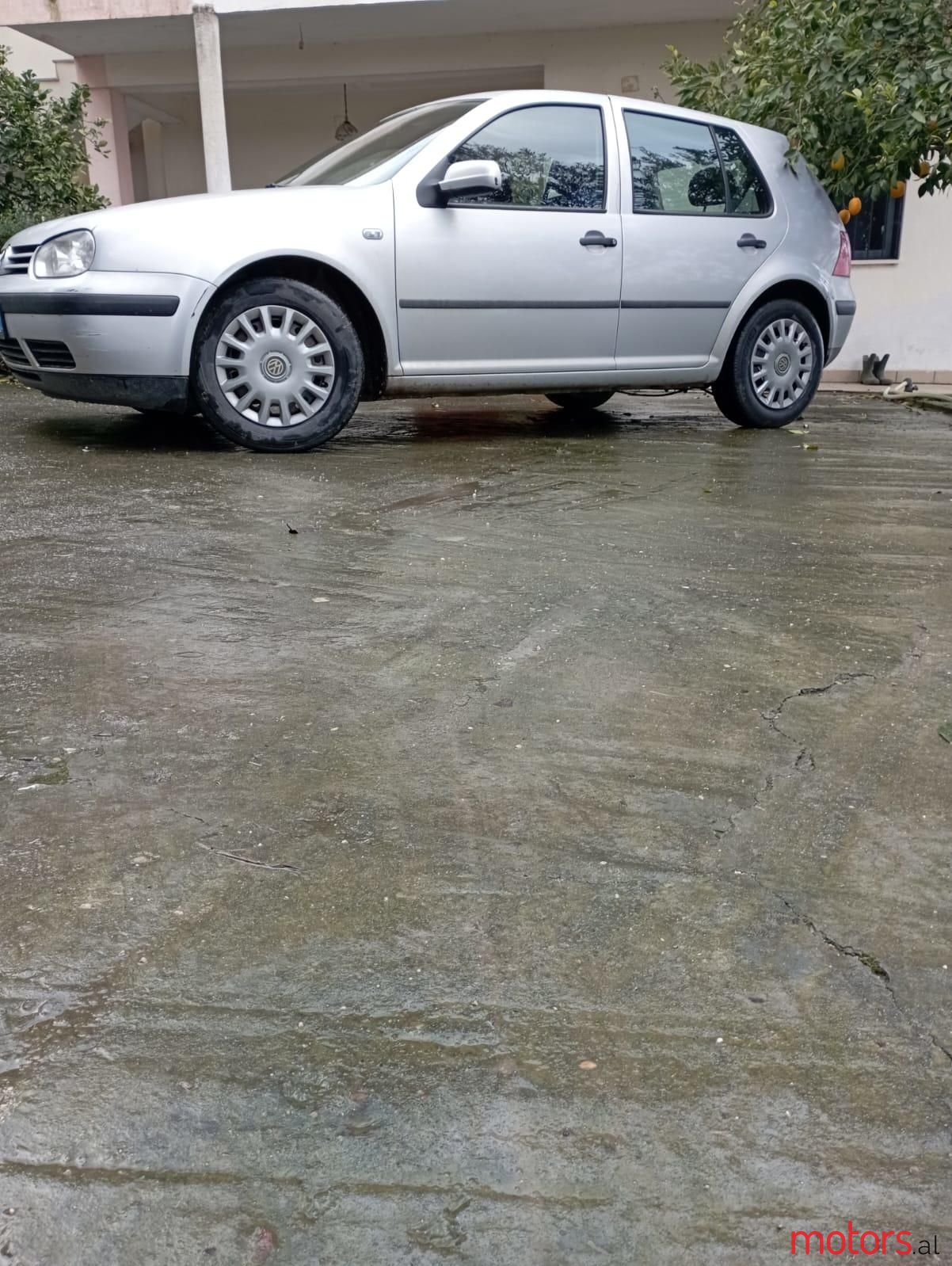 2000' Volkswagen Golf photo #2