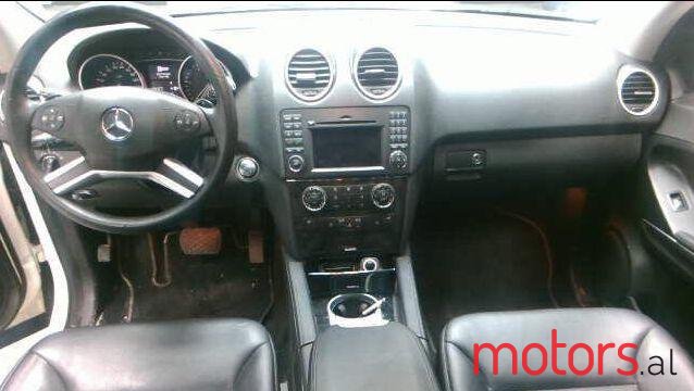 2011' Mercedes-Benz ML-Class photo #2