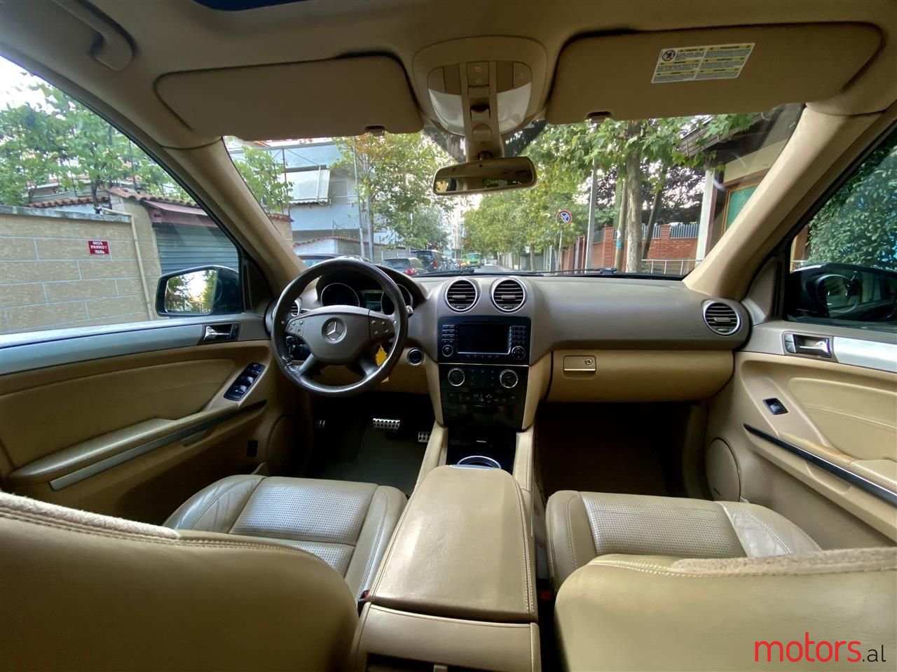 2010' Mercedes-Benz E 350 photo #2