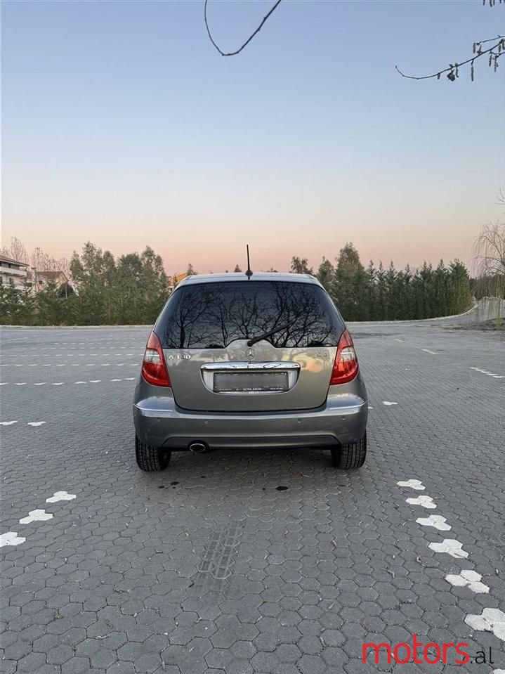 2012' Mercedes-Benz A 180 photo #6