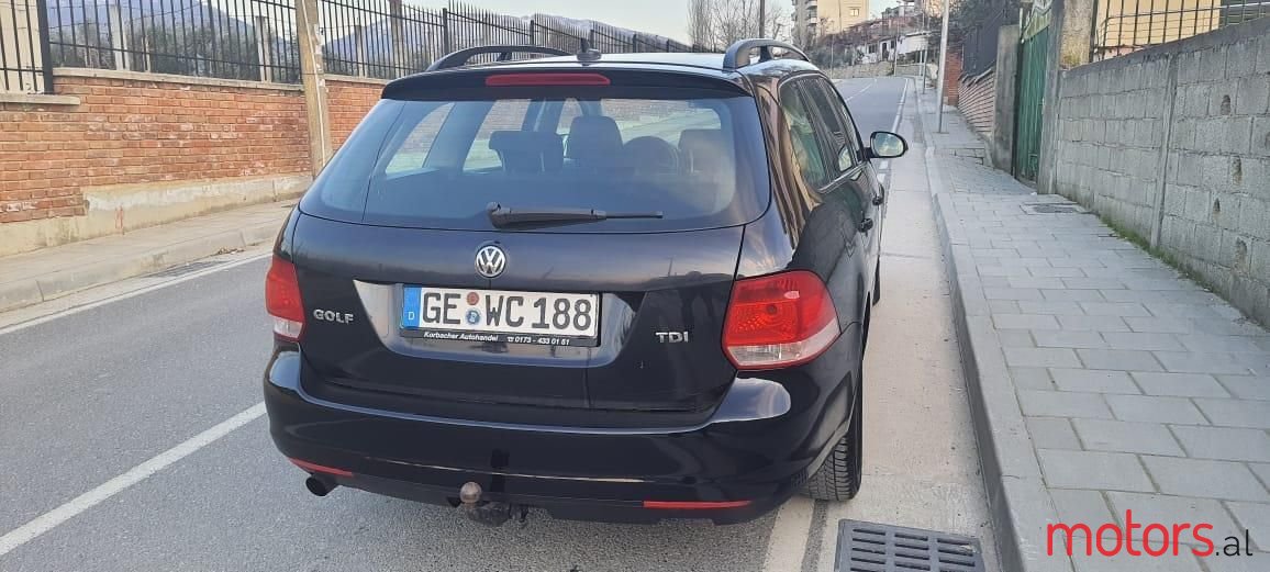 2008' Volkswagen Golf photo #3